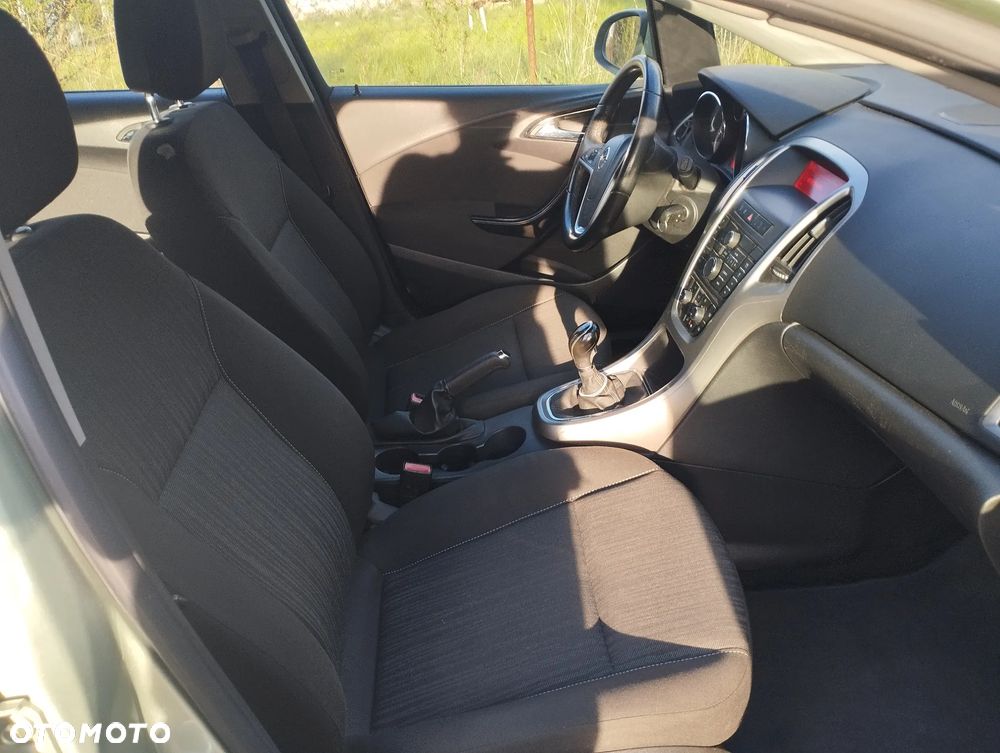 Opel Astra 1.4 Turbo - 4