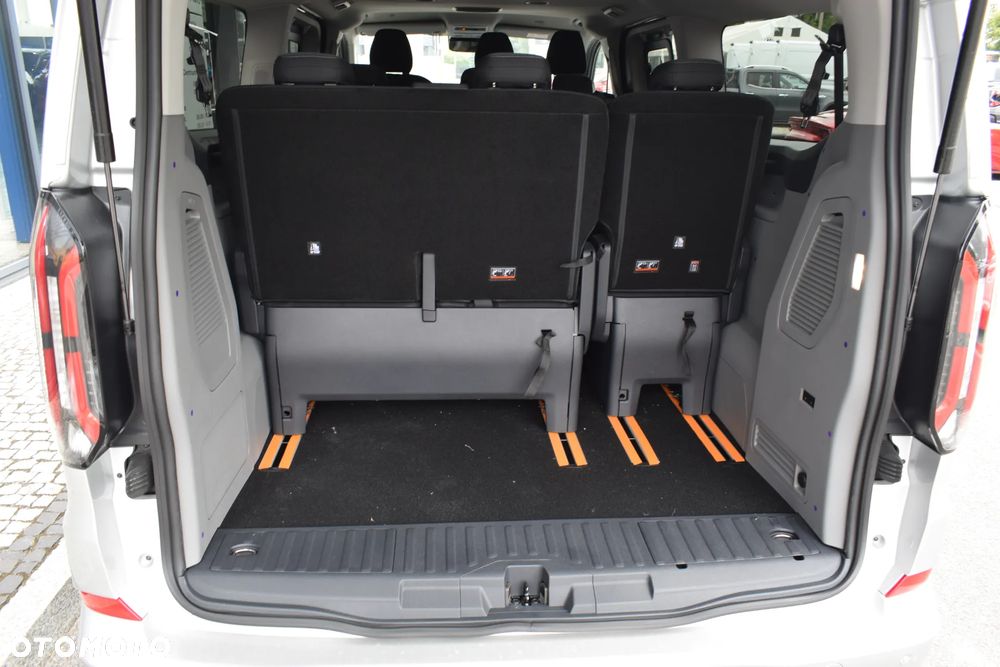 Ford Tourneo Custom 2.0 EcoBlue 320 L2 Titanium - 11