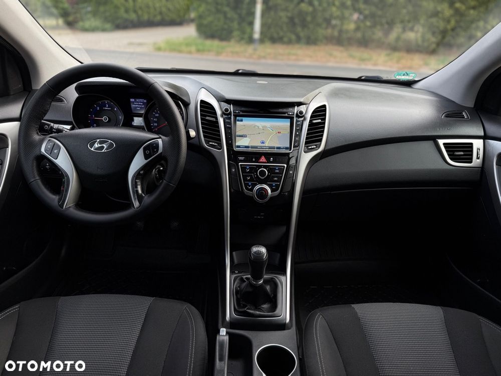 Hyundai i30 1.6 CRDi BlueDrive Premium - 27