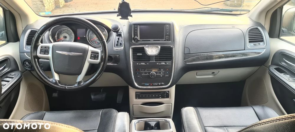 Chrysler Town & Country 3.6 Touring - 15