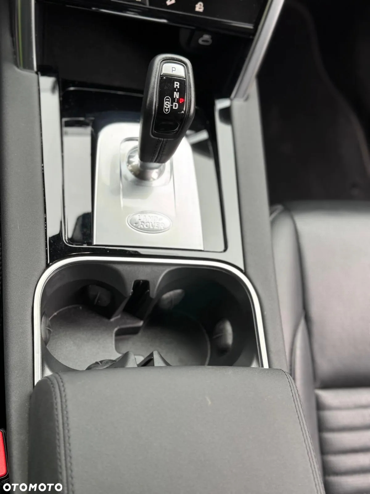 Land Rover Discovery Sport - 27
