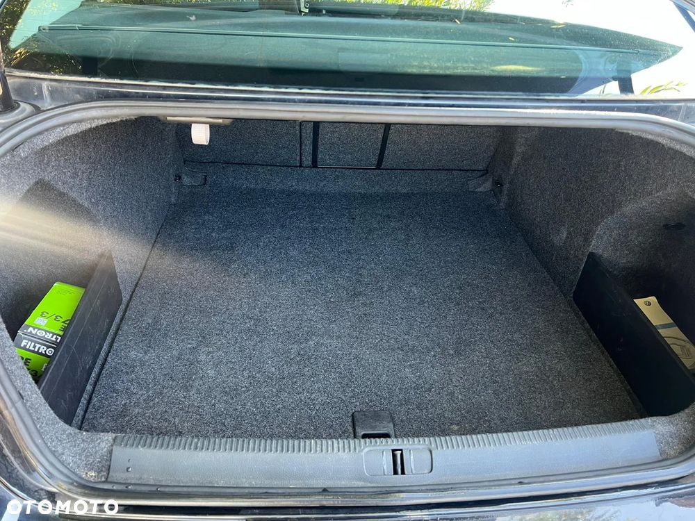 Volkswagen Passat - 10