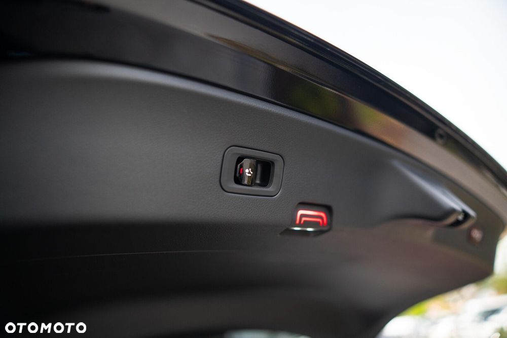 Mercedes-Benz GLC - 26