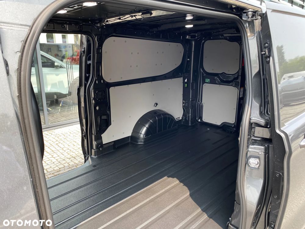 Ford Transit Custom Van Limited - 8