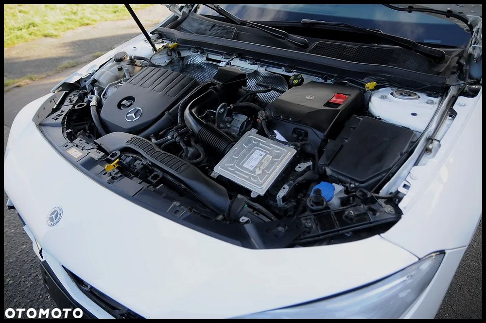 Mercedes-Benz CLA 180 AMG Line - 32