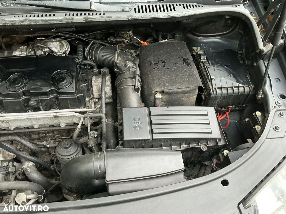 Volkswagen Touran - 2