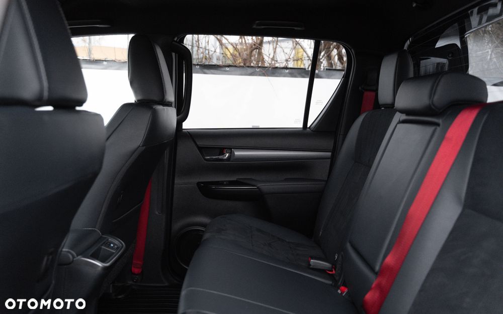 Toyota Hilux 2.8 D-4D Double Cab GR Sport II 4x4 - 27