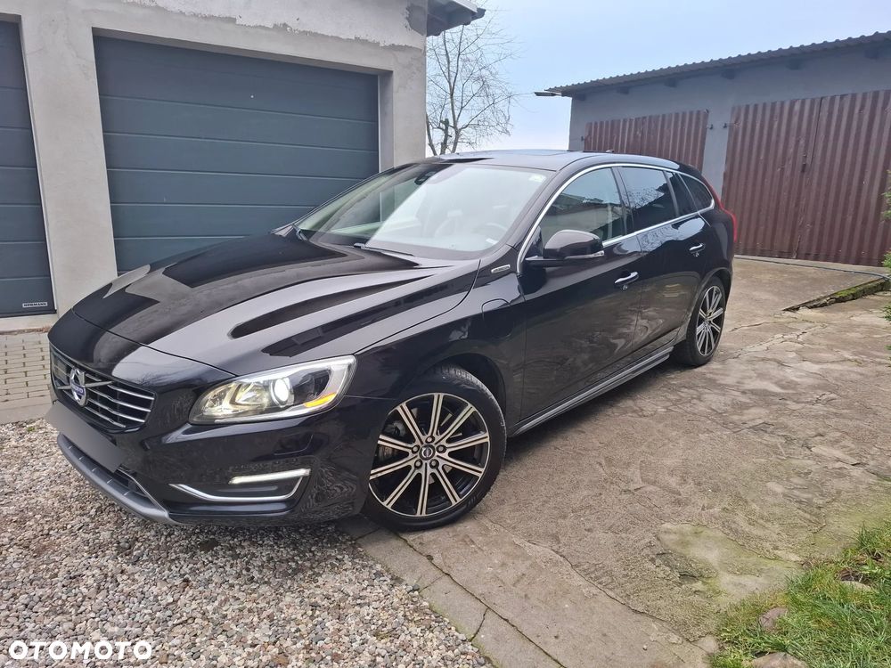 Volvo V60 D6 AWD Plug-in Hybrid R-Design Summum - 5