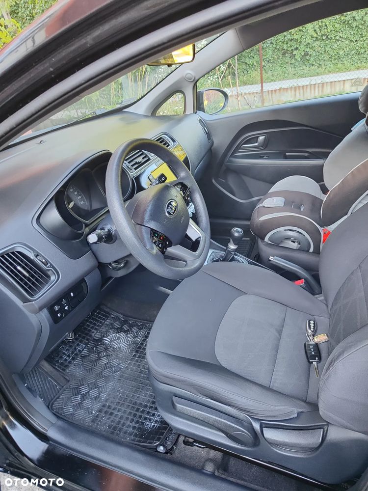 Kia Rio 1.2 L - 17