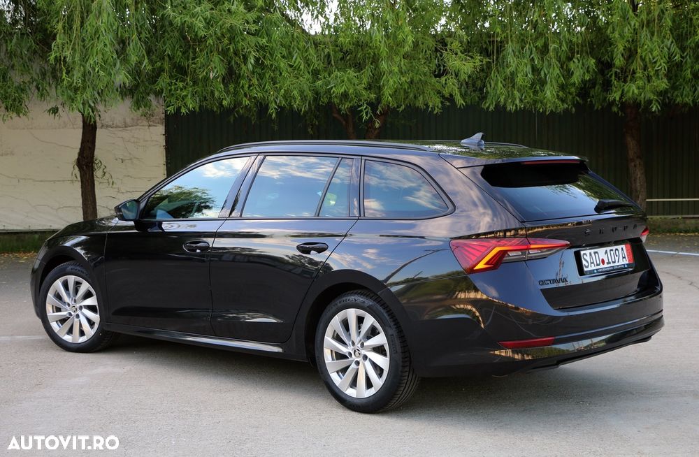 Skoda Octavia 2.0 TDI DSG Sportline - 3