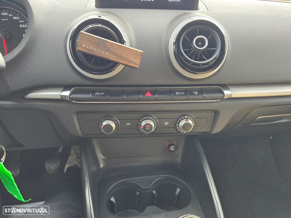 Audi A3 1.6 TDI Attraction - 13