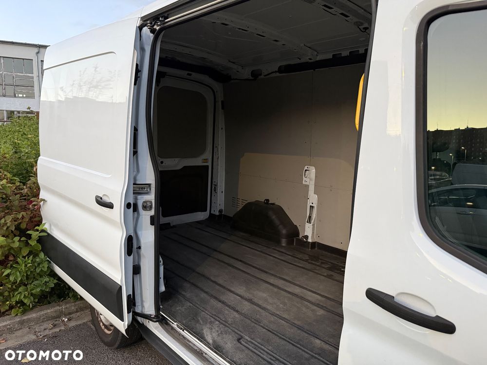 Ford Transit - 12