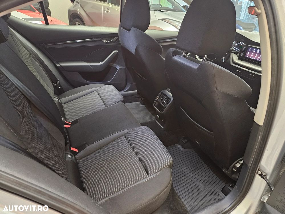 Skoda Octavia 2.0 TDI DSG Ambition - 15