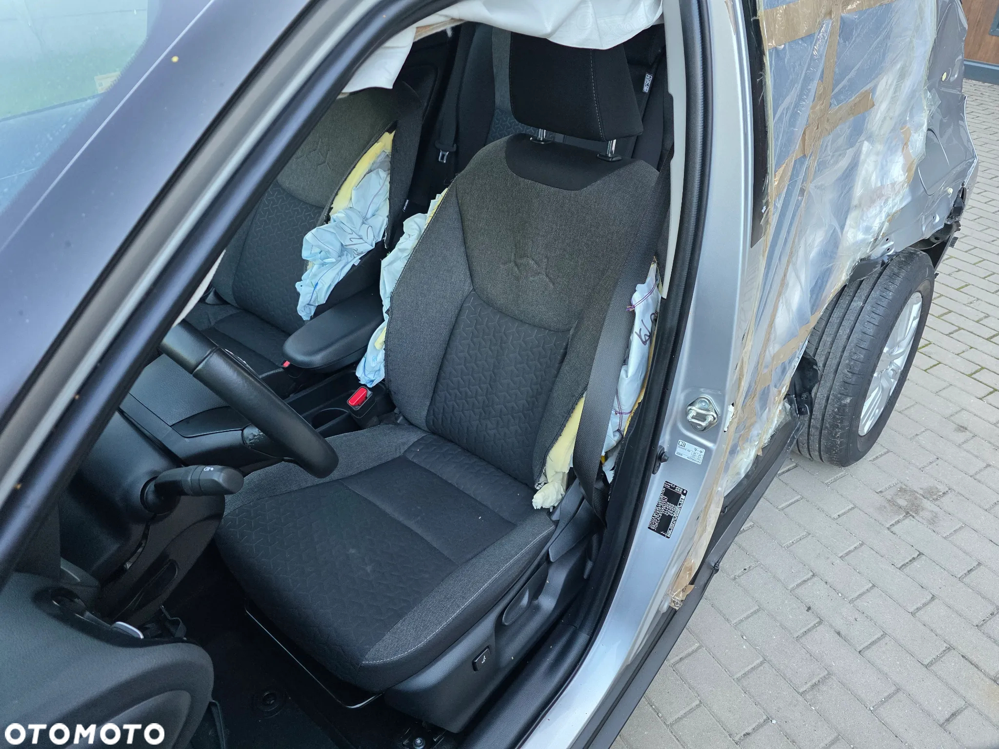 Toyota Yaris Cross Hybrid 1.5 Comfort 4x4 - 12