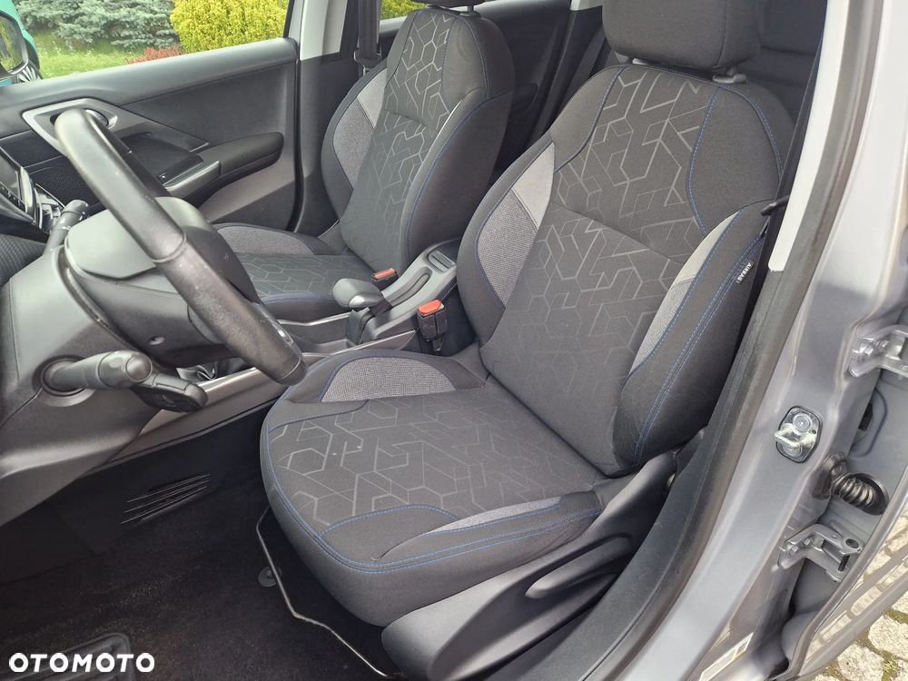 Peugeot 2008 1.2 Pure Tech Style - 28