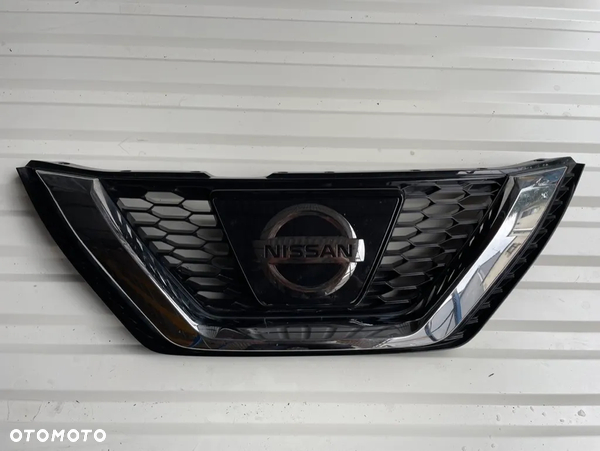 ATRAPA PRZÓD GRILL NISSAN QASHQAI II J11 LIFT 62310 HV00A 62890 HV01A