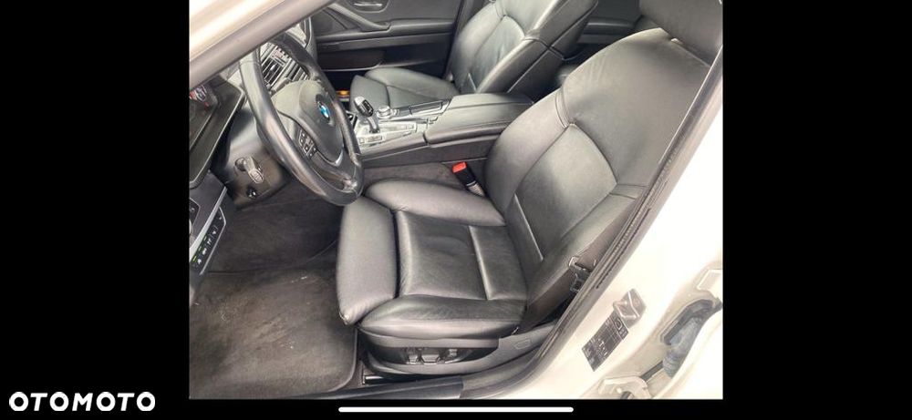 BMW Seria 5 525d - 11