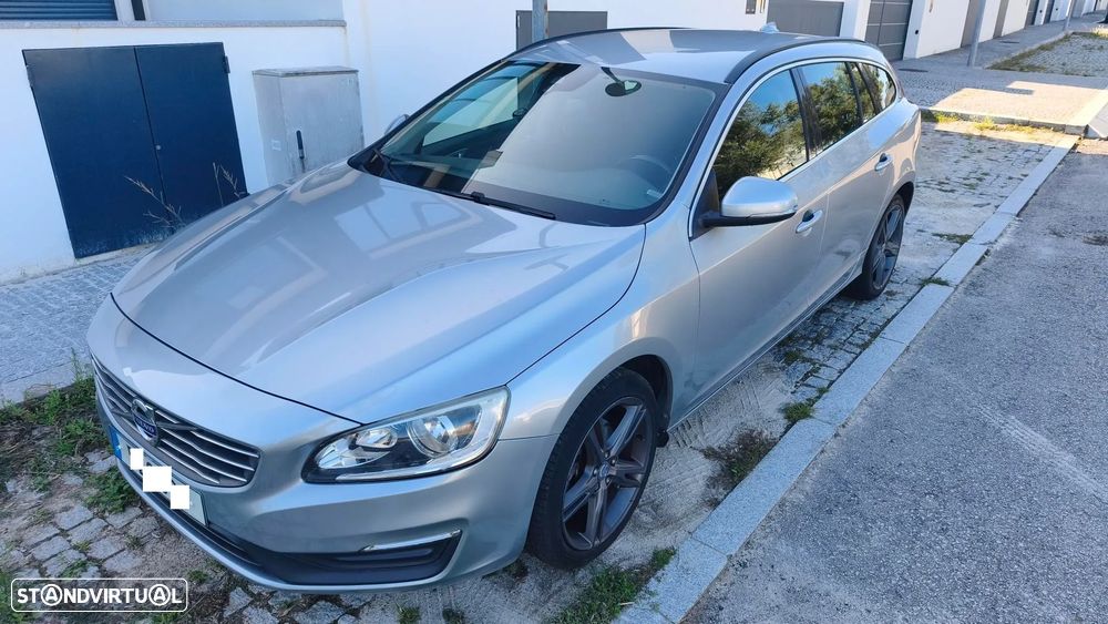 Volvo V60 2.0 D2 Momentum Drive - 1