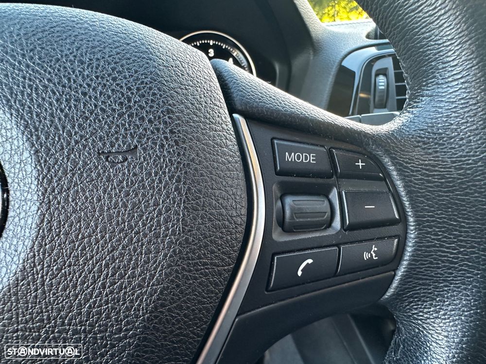 BMW 116 d Line Sport Shadow Auto - 30