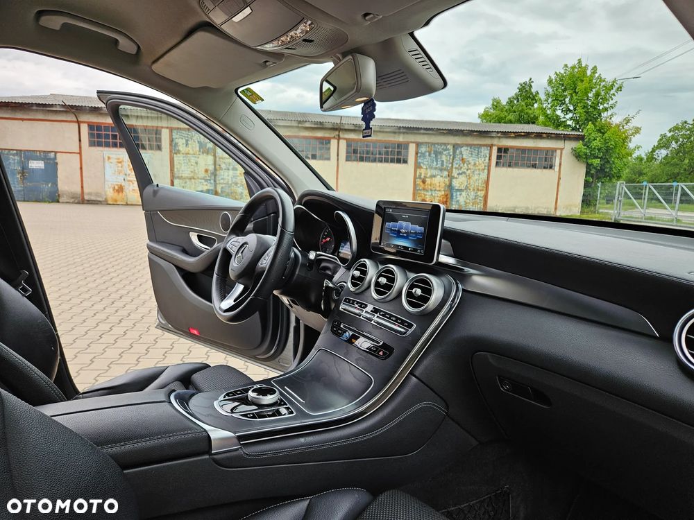 Mercedes-Benz GLC - 30