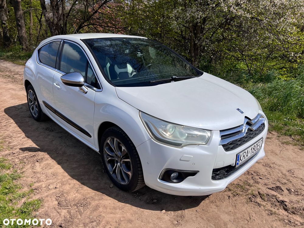 Citroën DS4 1.6 e-HDi SoChic MCP - 3