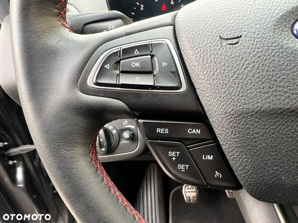 Ford Kuga 1.5 TDCi 2x4 ST-Line - 14