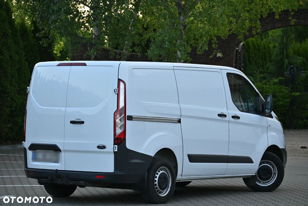 Ford TRANSIT CUSTOM - 18