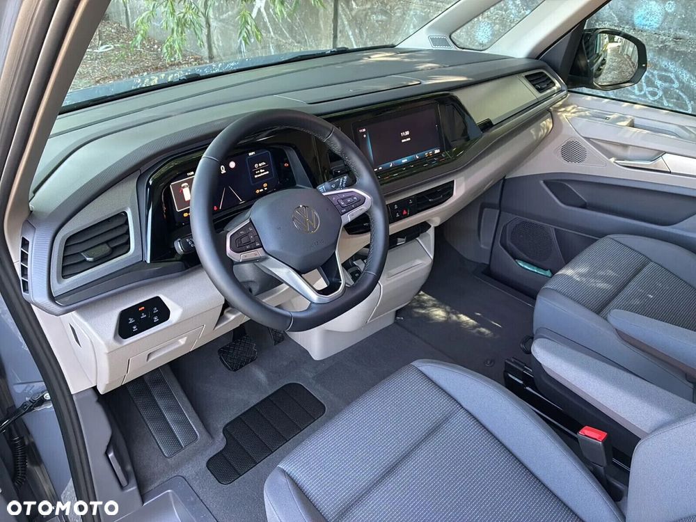 Volkswagen Multivan - 12