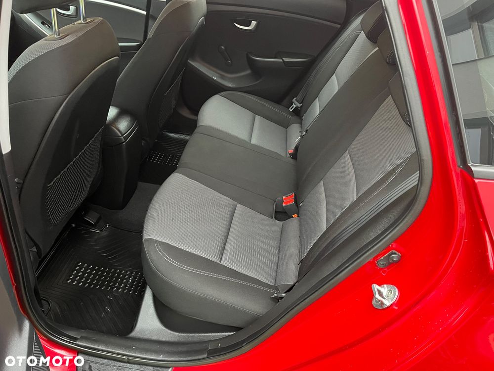 Hyundai i30 i30cw 1.4 Trend - 16