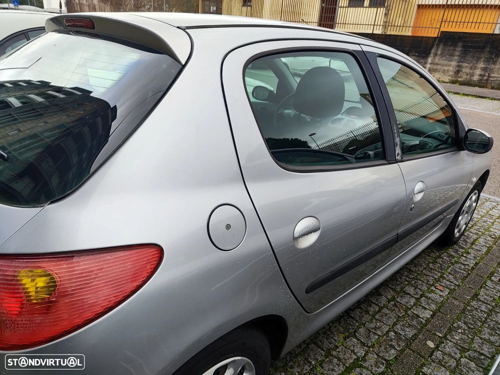 Peugeot 206 1.1 Color Line - 4
