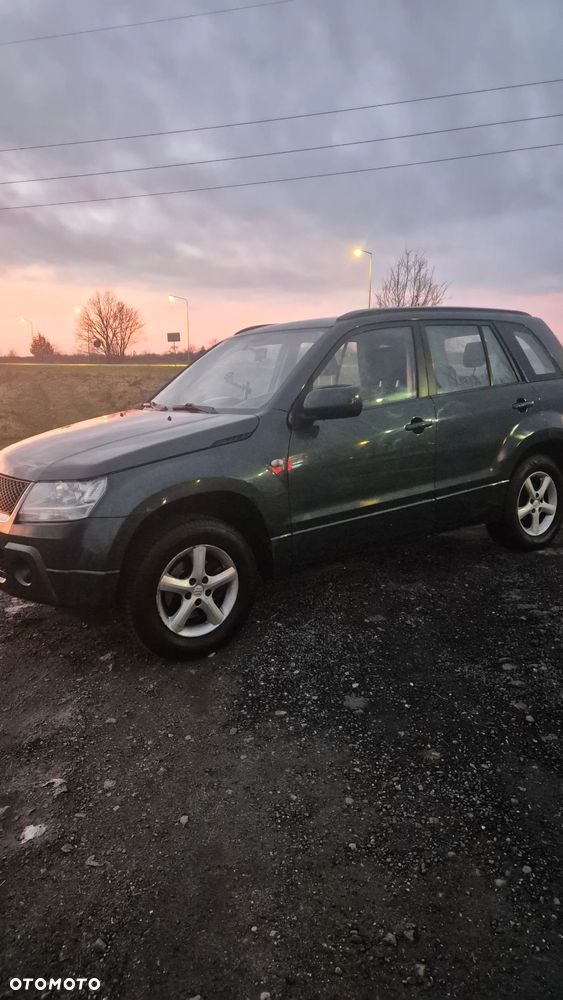 Suzuki Grand Vitara 2.0 Comfort + - 3