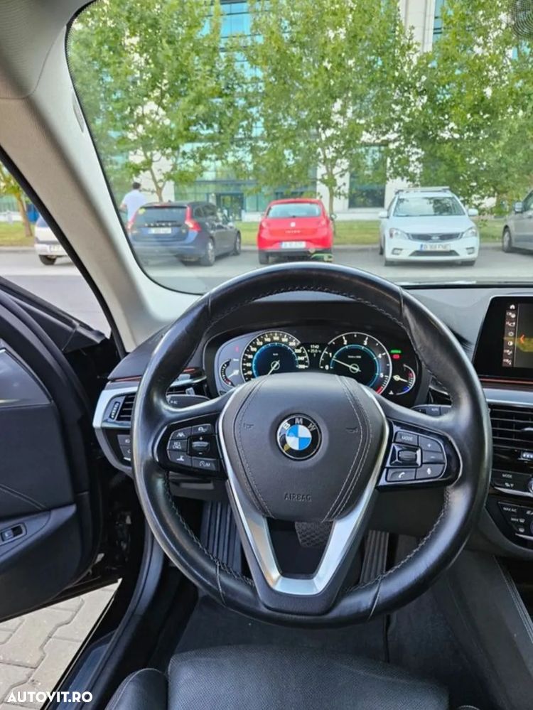 BMW Seria 5 520d AT - 12
