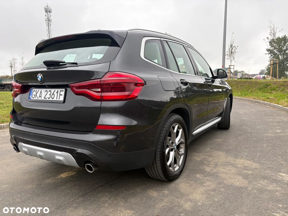 BMW X3 sDrive18d xLine - 9