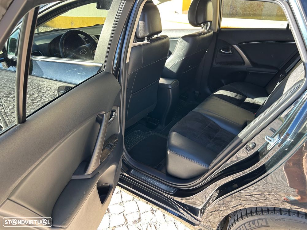 Toyota Avensis SW 2.0 D-4D Luxury - 10