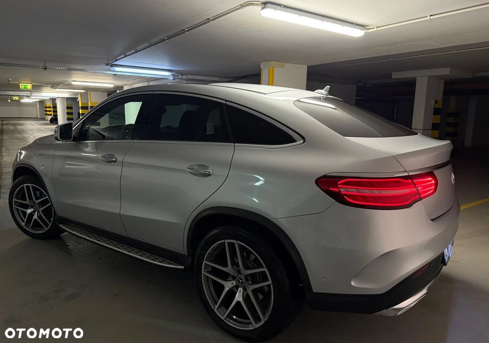 Mercedes-Benz GLE 350 d 4Matic 9G-TRONIC AMG Line - 23