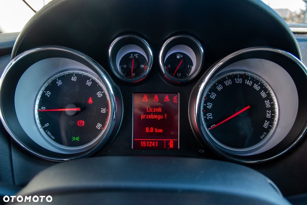 Opel Astra 1.6 T Cosmo - 22