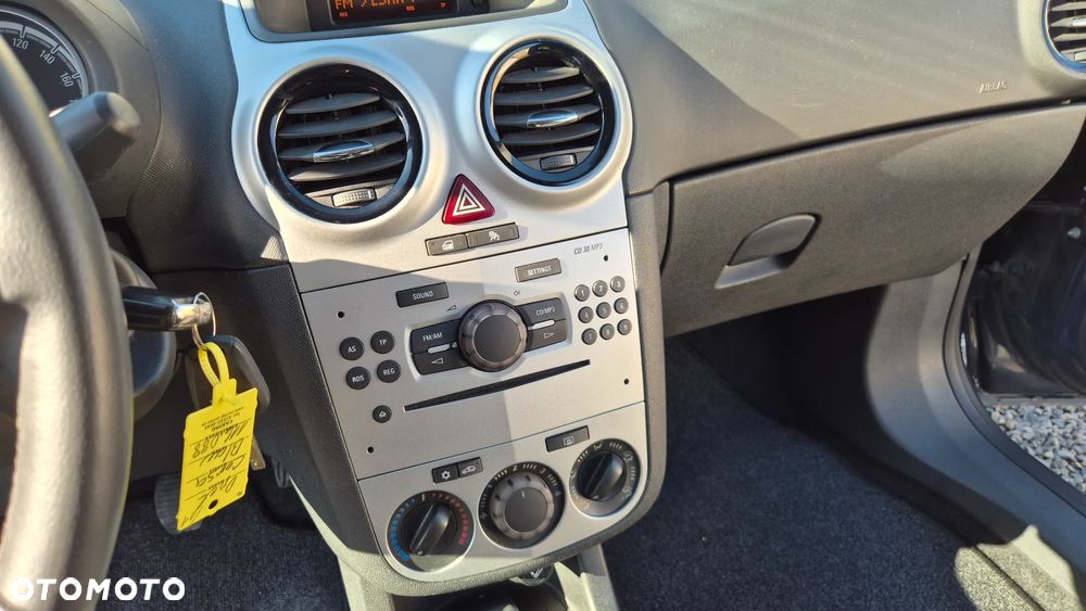 Opel Corsa 1.4 16V Satellite - 23