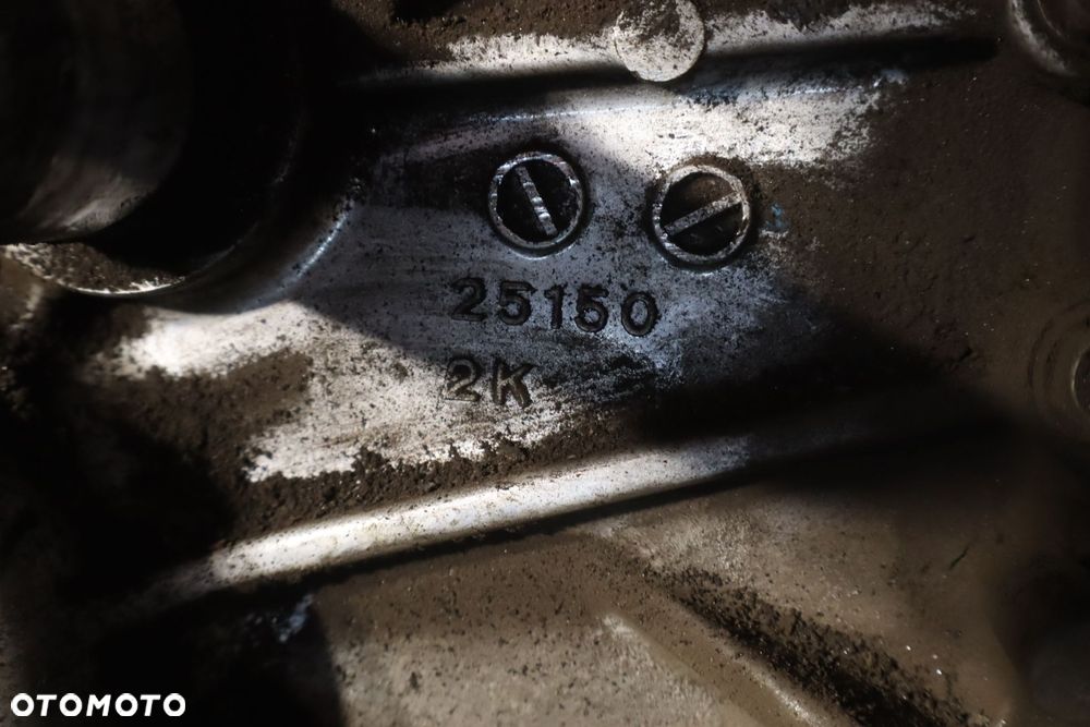 SKRZYNIA BIEGÓW 5 BIEGOWA TOYOTA AVENSIS II T25 2.0D4D 25150-2K - 6