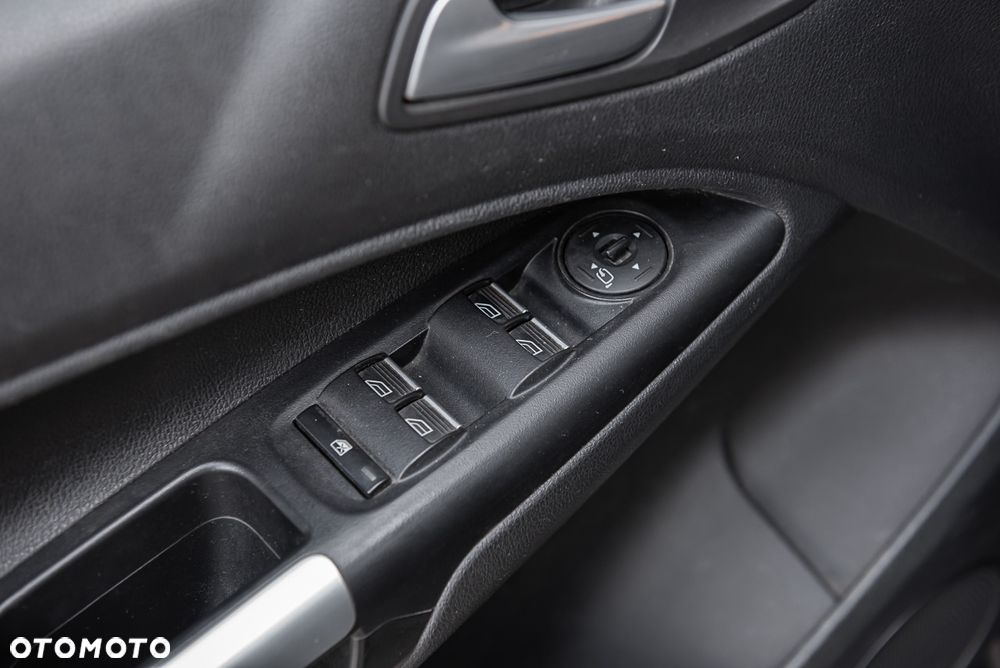 Ford Tourneo Connect - 12