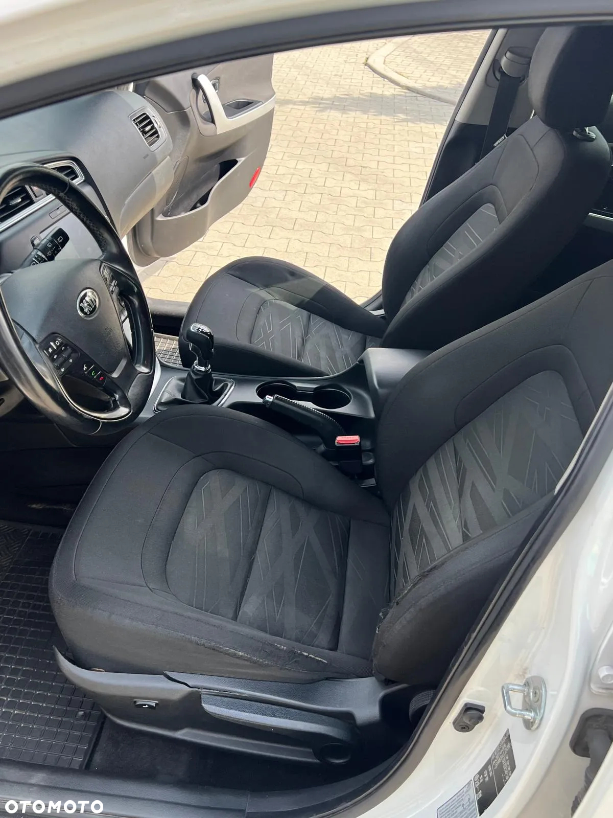 Kia Ceed Cee'd 1.4 L - 6