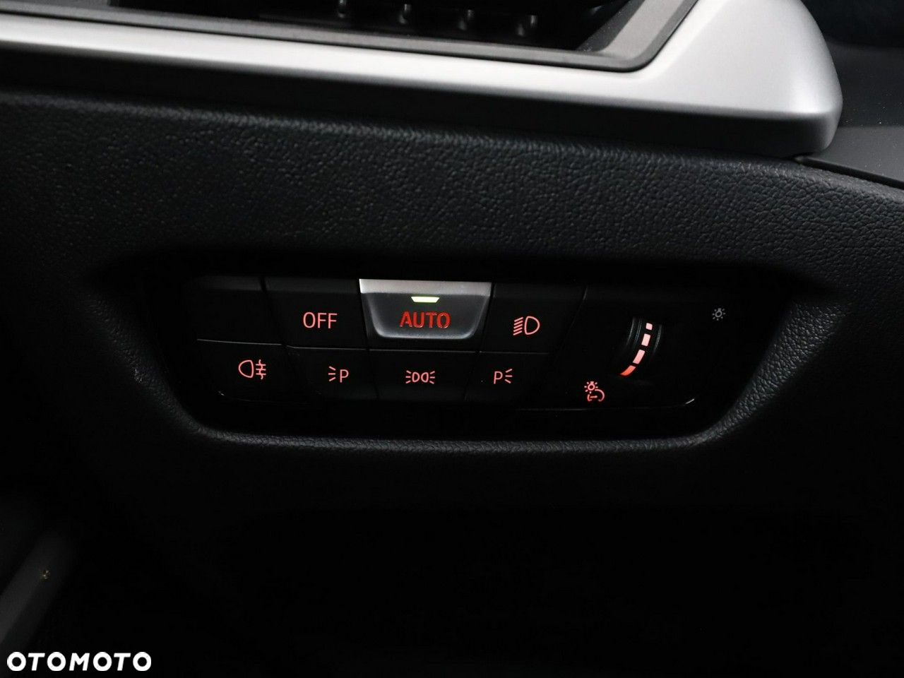 BMW Seria 3 320e PHEV - 37