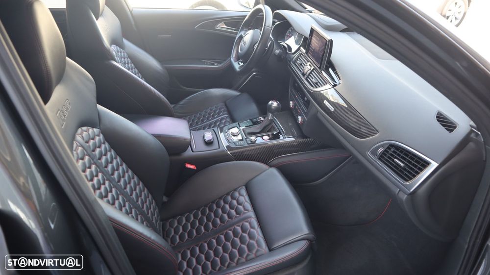 Audi RS6 Avant 4.0 TFSi Plus quattro Tiptronic - 32