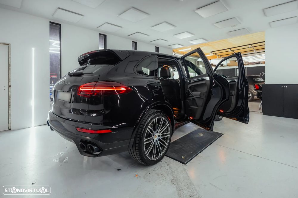 Porsche Cayenne S E-Hybrid Platinum Edition - 12