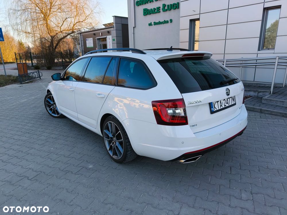 Skoda Octavia 2.0 TDI 4x4 DSG RS - 9