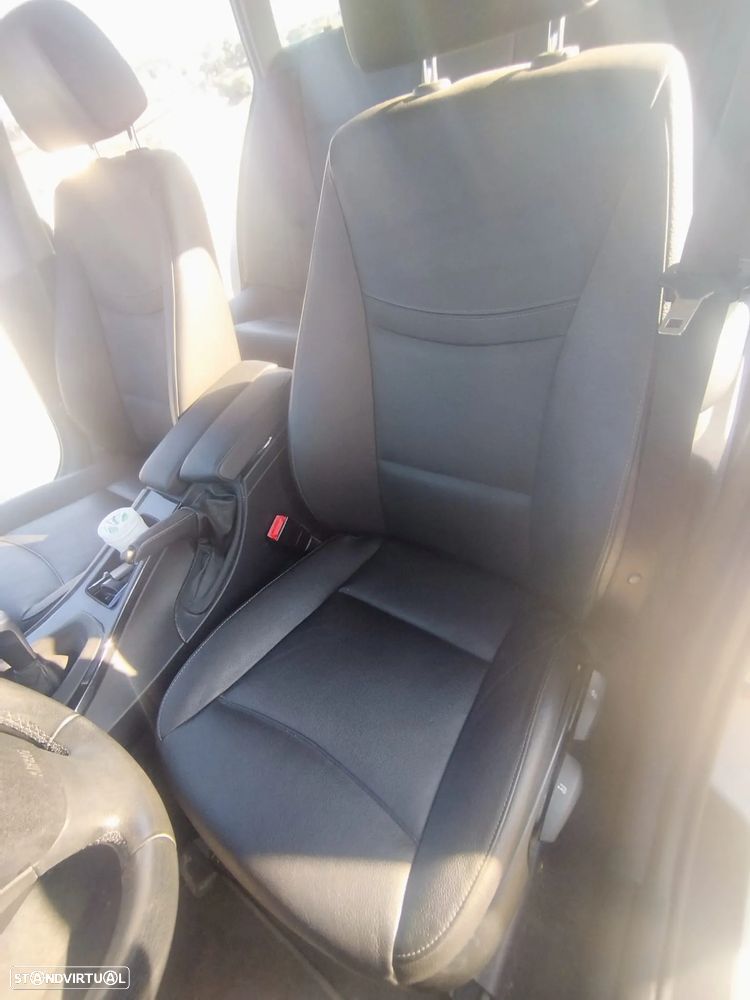 BMW 318 d xDrive Line Luxury - 26