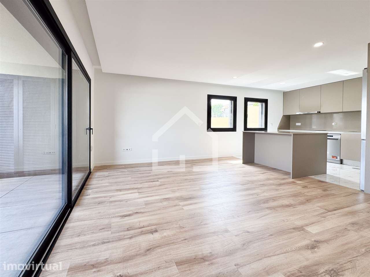 Apartamento T2 Venda em Santa Maria da Feira, Travanca, Sanfins e Espa - Grande imagem: 4/14