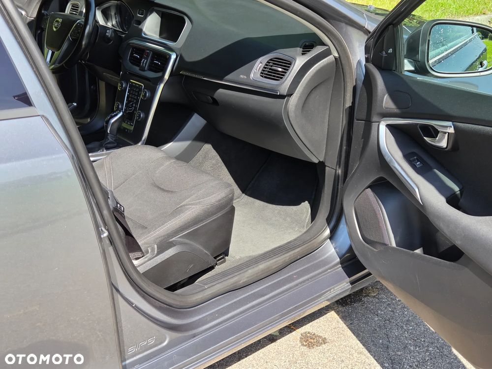 Volvo V40 D2 Momentum - 33