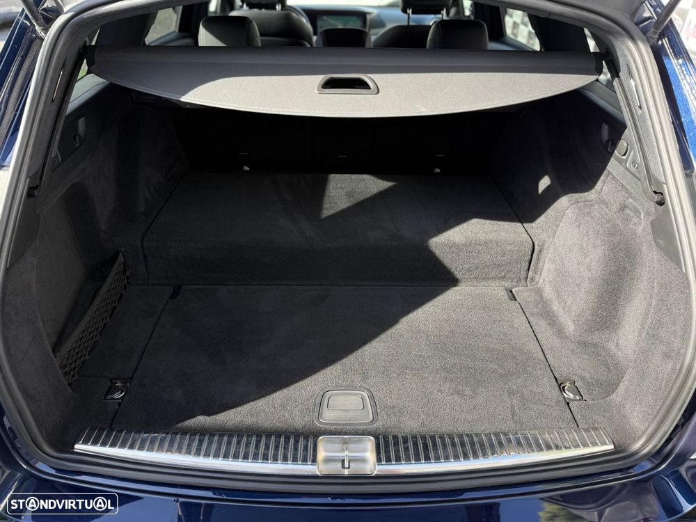 Mercedes-Benz E 300 de AMG Line - 12