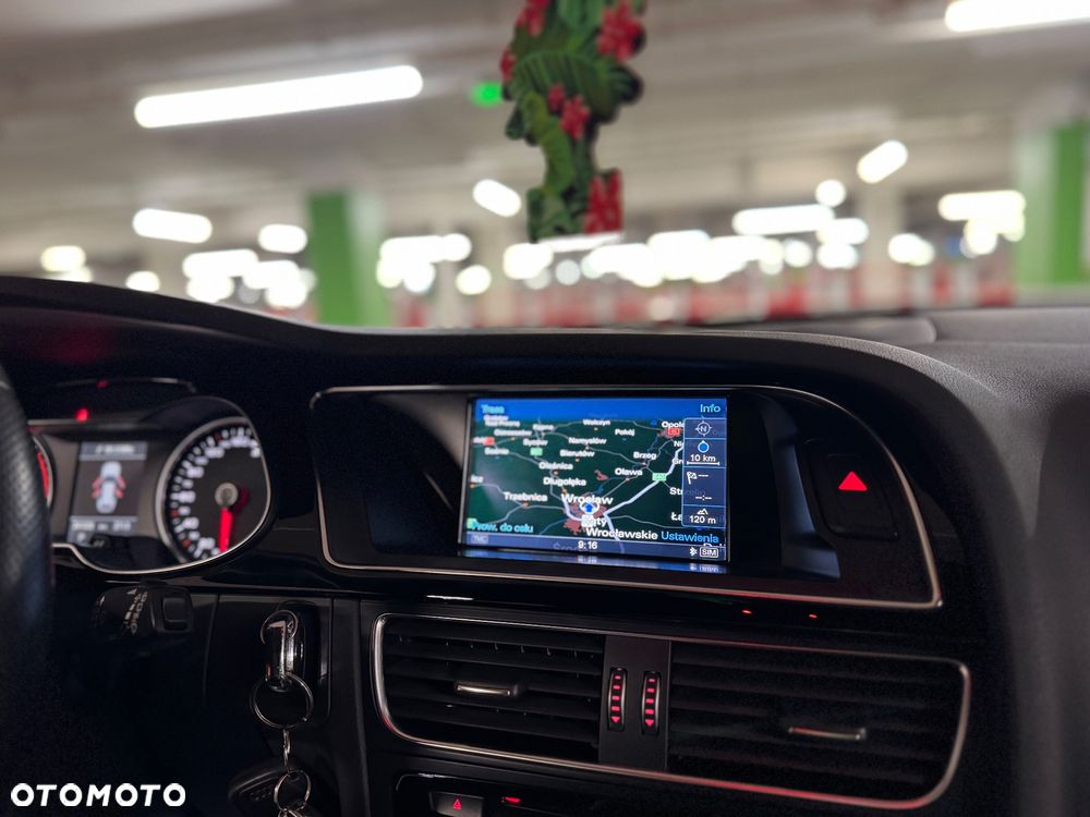 Audi A4 Avant 2.0 TDI DPF clean diesel quattro S tronic S line Sportpaket - 30