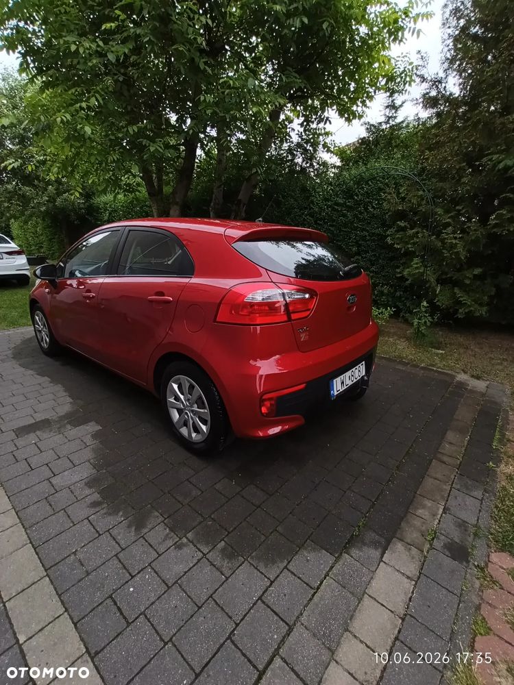 Kia Rio 1.2 L - 8